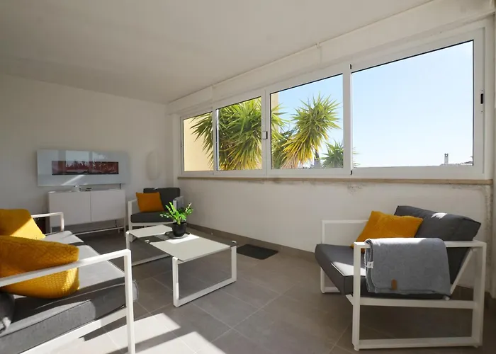 Elsa 아파트 로비니